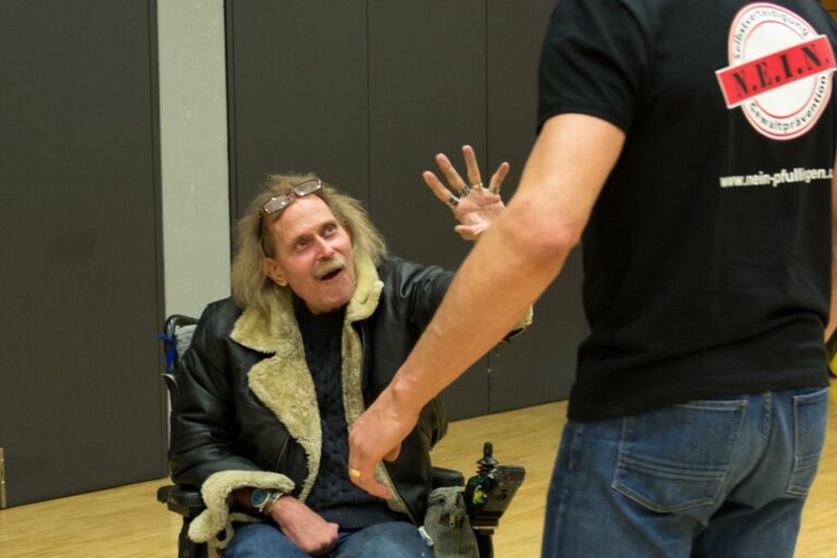 Im Rollstuhl zu sitzen heißt nicht, nicht selbstbewusst auftreten zu können! Foto: Timo Plankenhorn